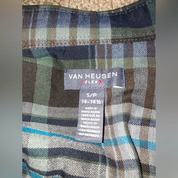 Van Heusen Flex Button Down Long Sleeve Shirt - Picture 3 of 4